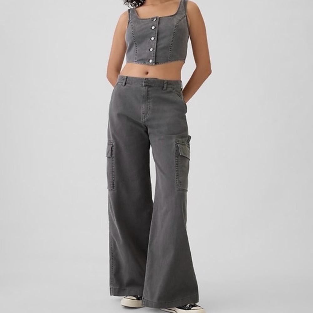 GAP Low Rise Cargo Baggy Khakis